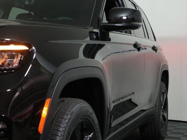 new 2025 Jeep Grand Cherokee car, priced at $50,220