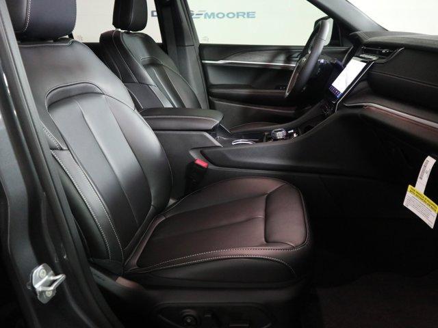 new 2025 Jeep Grand Cherokee car, priced at $47,495