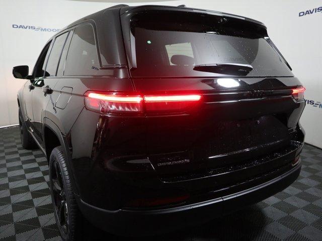 new 2025 Jeep Grand Cherokee car, priced at $55,660