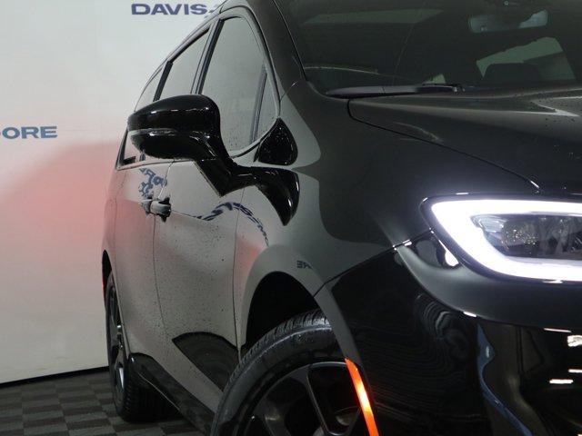 new 2024 Chrysler Pacifica car, priced at $52,915