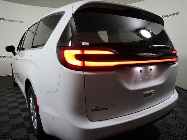 new 2025 Chrysler Pacifica car, priced at $45,725