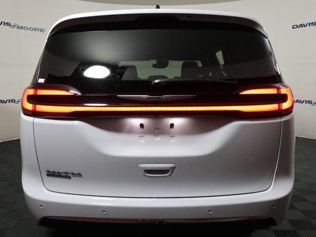 new 2025 Chrysler Pacifica car, priced at $45,725