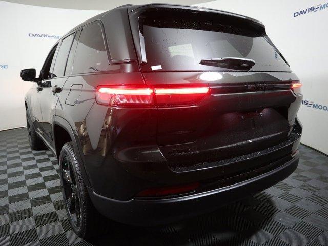 new 2024 Jeep Grand Cherokee car, priced at $55,535