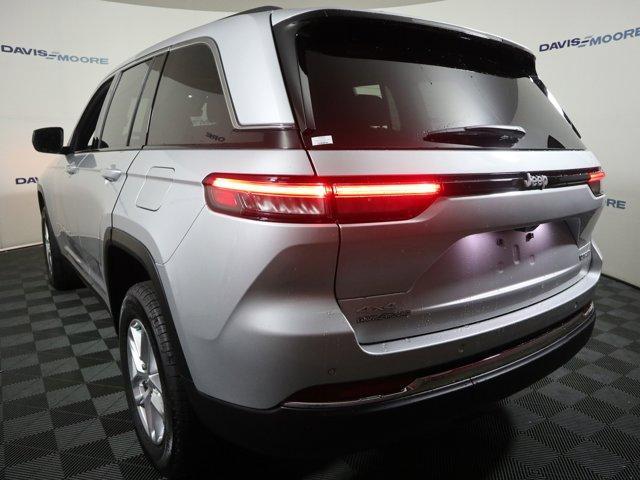 new 2025 Jeep Grand Cherokee car, priced at $44,170