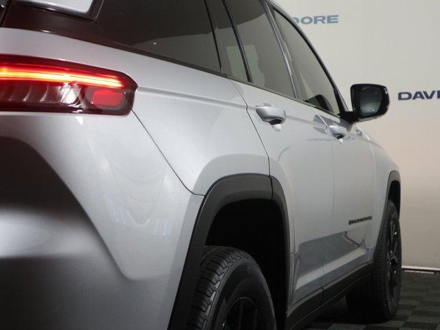 new 2025 Jeep Grand Cherokee car, priced at $46,730