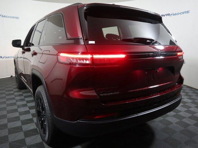 new 2025 Jeep Grand Cherokee car, priced at $46,030