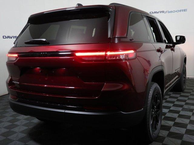 new 2025 Jeep Grand Cherokee car, priced at $46,030