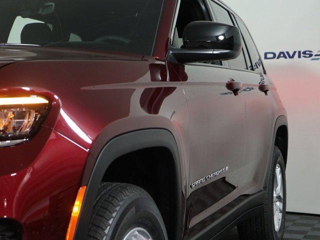 new 2025 Jeep Grand Cherokee car, priced at $42,175