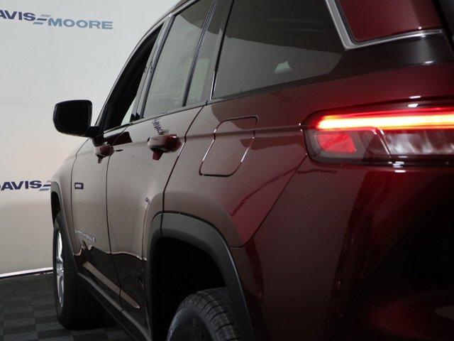 new 2025 Jeep Grand Cherokee car, priced at $42,175