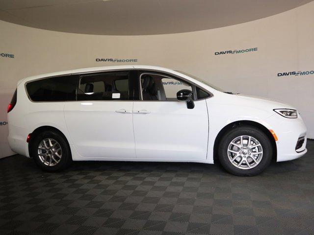 new 2024 Chrysler Pacifica car, priced at $49,095