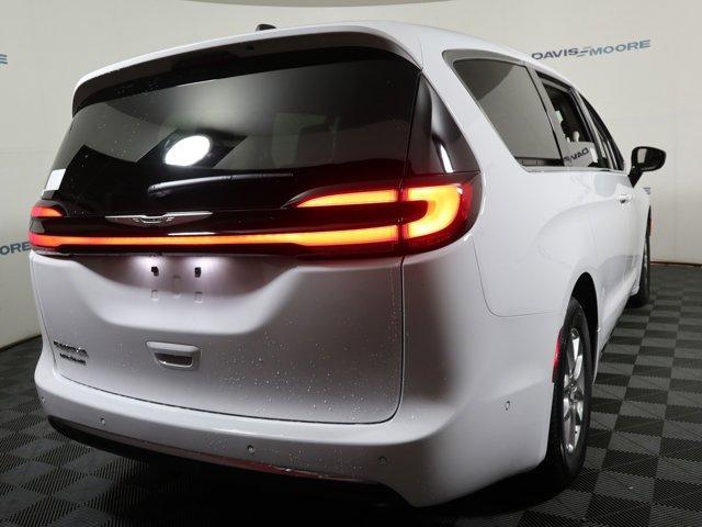 new 2024 Chrysler Pacifica car, priced at $49,095