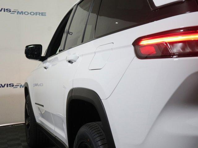 new 2025 Jeep Grand Cherokee car, priced at $51,940