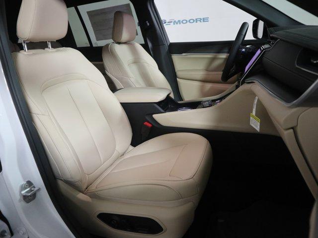 new 2025 Jeep Grand Cherokee car, priced at $47,895