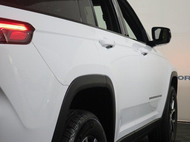 new 2025 Jeep Grand Cherokee car, priced at $47,895