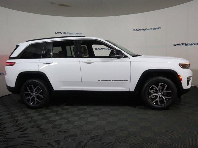 new 2025 Jeep Grand Cherokee car, priced at $47,895
