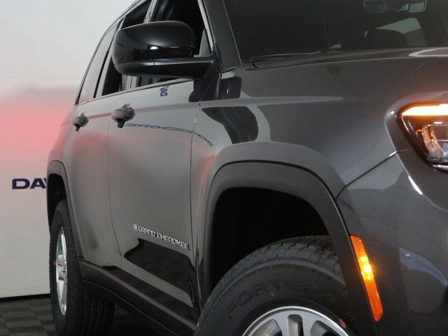 new 2025 Jeep Grand Cherokee car, priced at $43,220