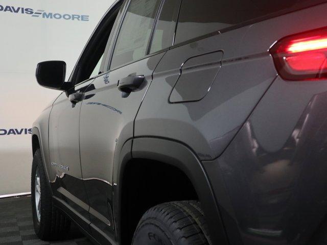 new 2025 Jeep Grand Cherokee car, priced at $43,220