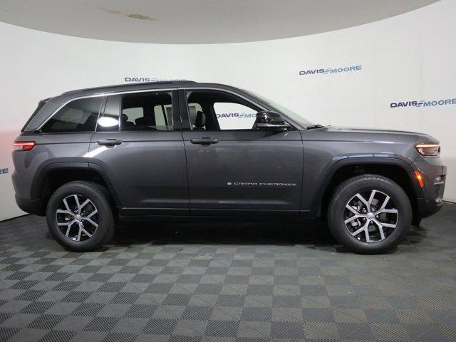 new 2025 Jeep Grand Cherokee car, priced at $52,735