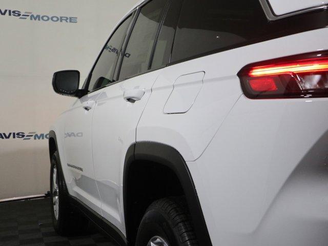 new 2025 Jeep Grand Cherokee car, priced at $41,580