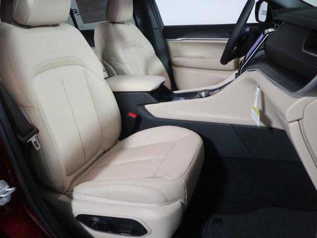 new 2025 Jeep Grand Cherokee car, priced at $47,495