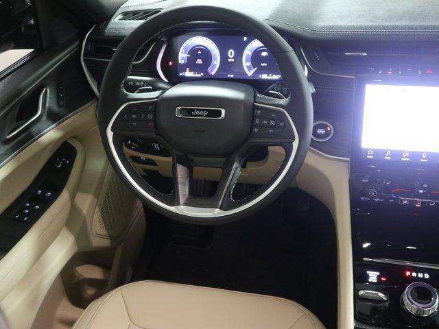 new 2025 Jeep Grand Cherokee car, priced at $47,495