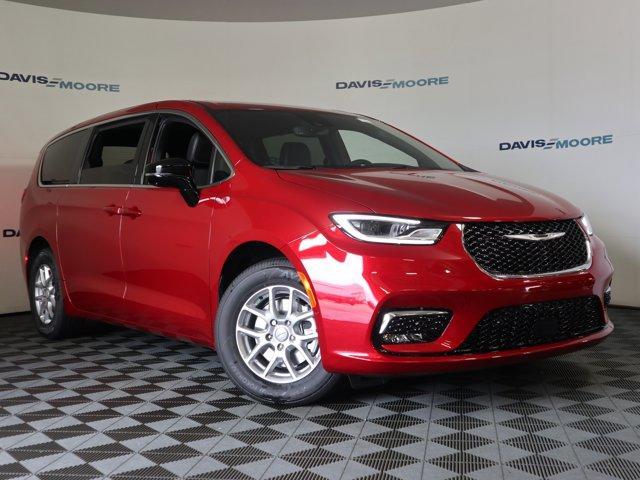 new 2026 Chrysler Pacifica car, priced at $46,235