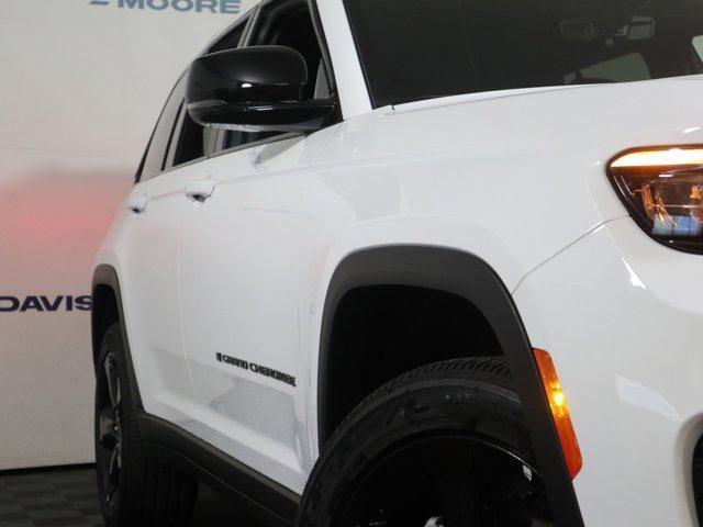 new 2025 Jeep Grand Cherokee car, priced at $47,580