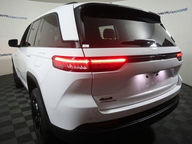 new 2025 Jeep Grand Cherokee car, priced at $47,580