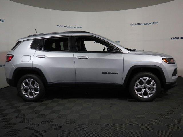 new 2025 Jeep Compass car, priced at $33,035