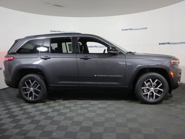 new 2025 Jeep Grand Cherokee car, priced at $52,935