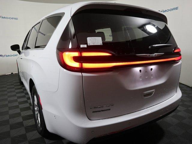 new 2024 Chrysler Pacifica car, priced at $49,095