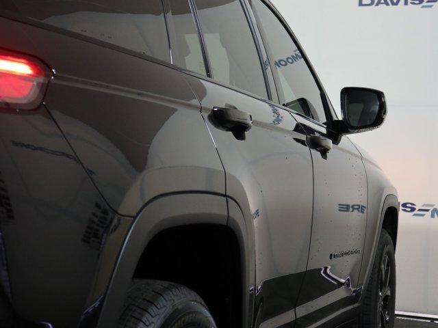 new 2025 Jeep Grand Cherokee car, priced at $46,730