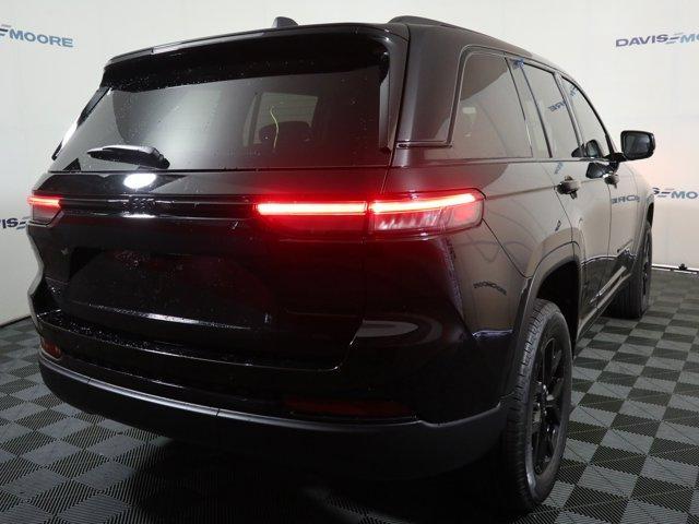 new 2025 Jeep Grand Cherokee car, priced at $46,730