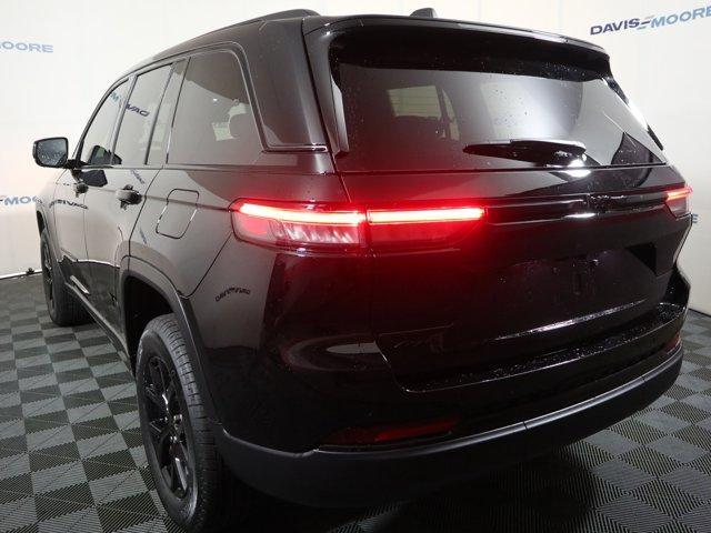 new 2025 Jeep Grand Cherokee car, priced at $46,730