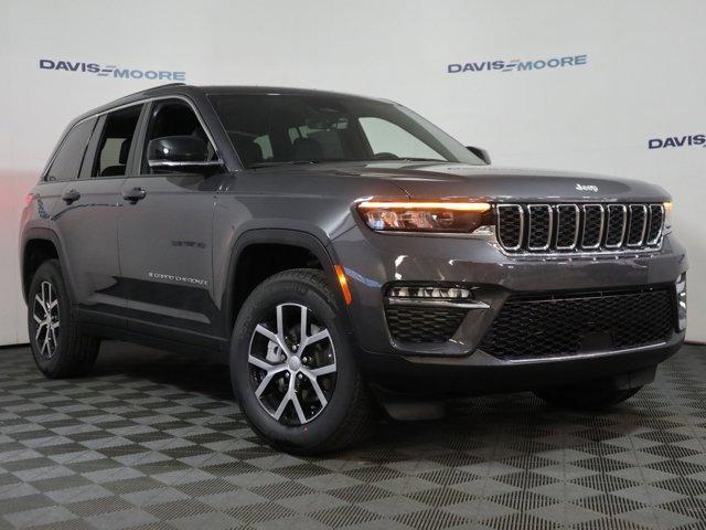 new 2025 Jeep Grand Cherokee car, priced at $47,295