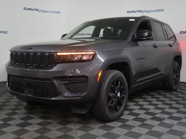 new 2025 Jeep Grand Cherokee car, priced at $47,525