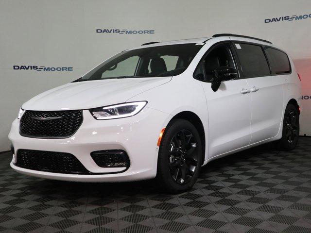 new 2026 Chrysler Pacifica car, priced at $57,365
