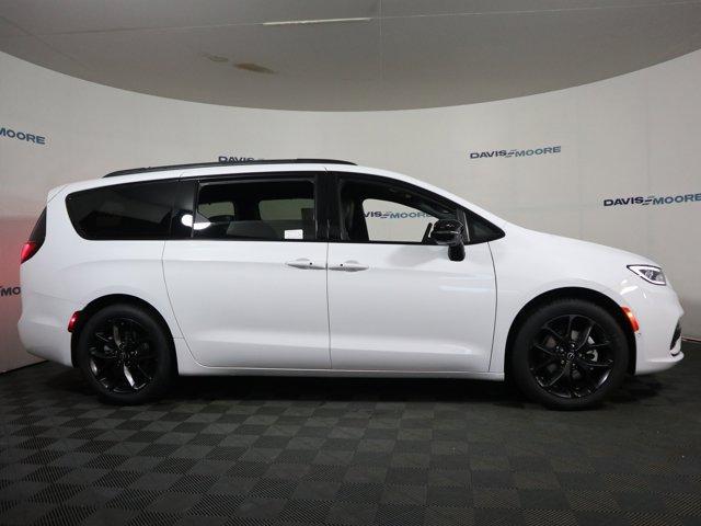 new 2026 Chrysler Pacifica car, priced at $57,365