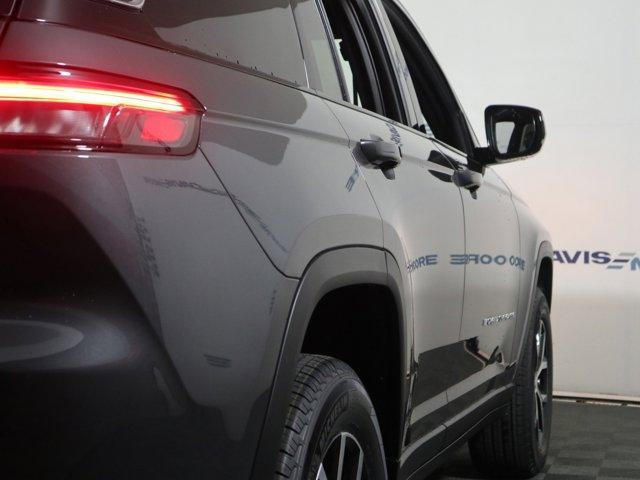 new 2025 Jeep Grand Cherokee car, priced at $48,290