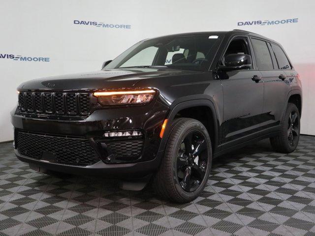 new 2025 Jeep Grand Cherokee car, priced at $56,455