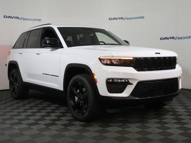 new 2025 Jeep Grand Cherokee car, priced at $49,425