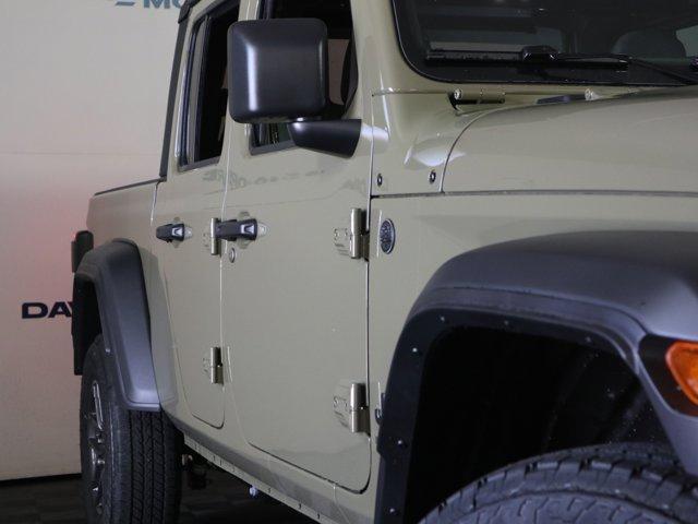 new 2026 Jeep Gladiator car, priced at $48,930