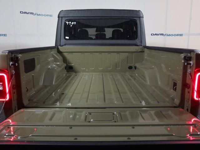 new 2026 Jeep Gladiator car, priced at $48,930