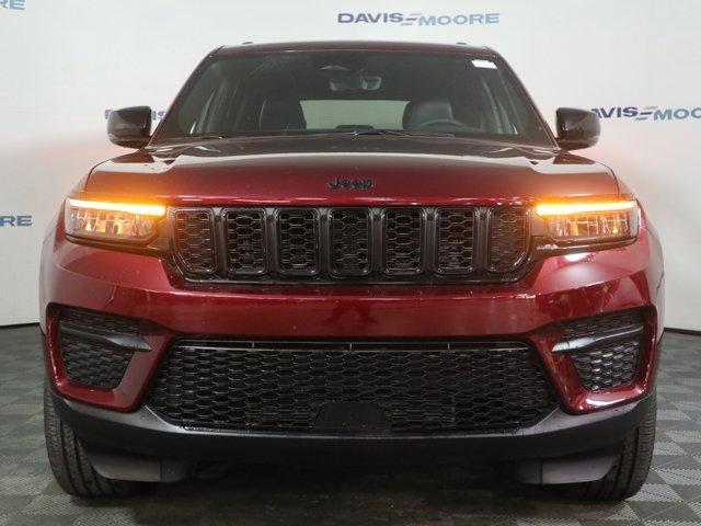 new 2025 Jeep Grand Cherokee car, priced at $48,175