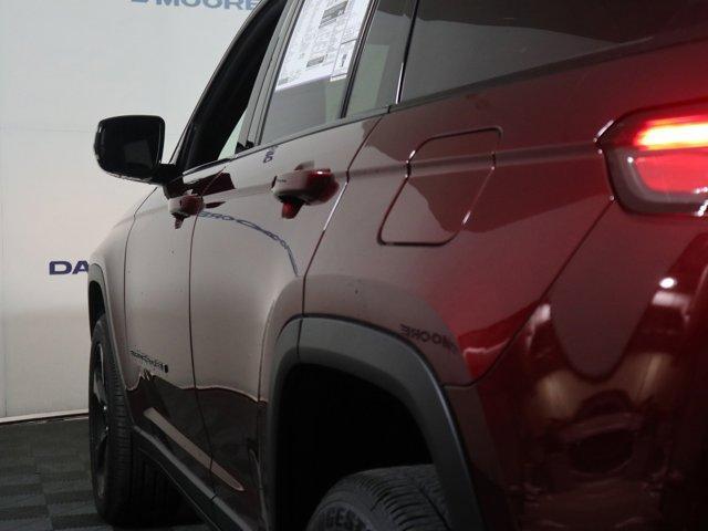 new 2025 Jeep Grand Cherokee car, priced at $48,175