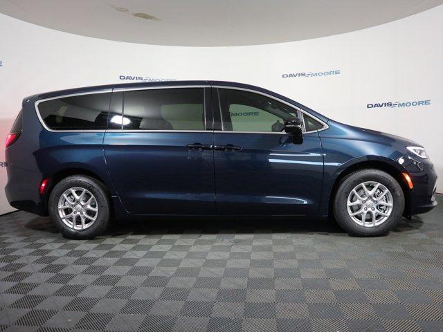 new 2025 Chrysler Pacifica car, priced at $46,220