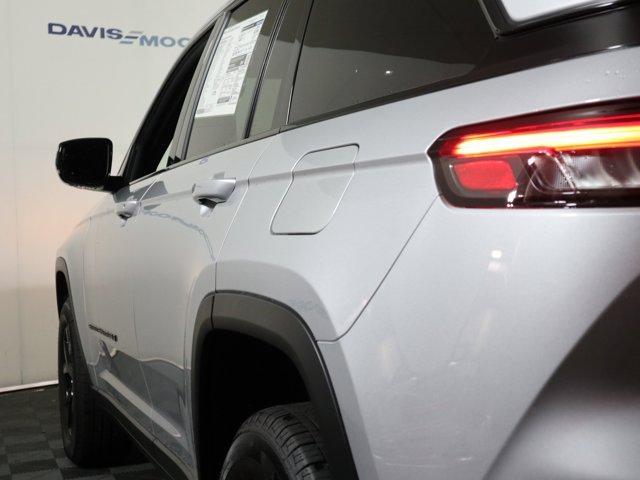 new 2025 Jeep Grand Cherokee car, priced at $47,725