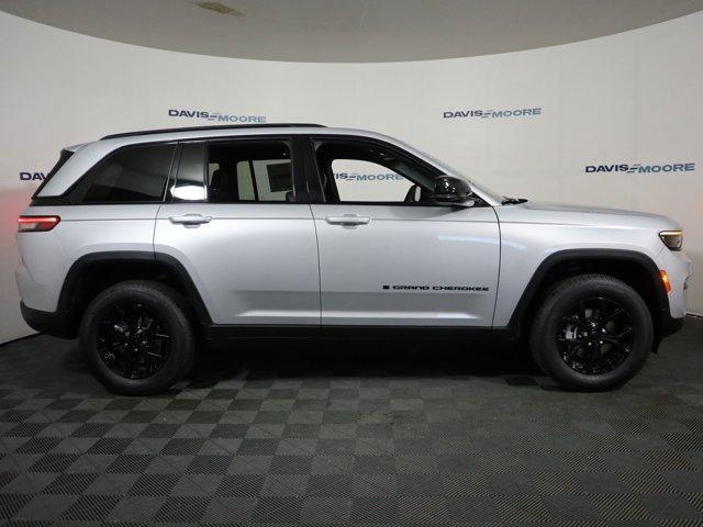 new 2025 Jeep Grand Cherokee car, priced at $47,725