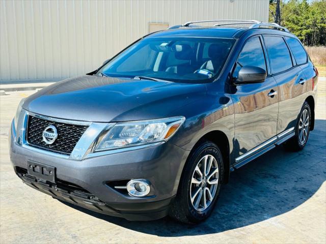 used 2013 Nissan Pathfinder car, priced at $8,499