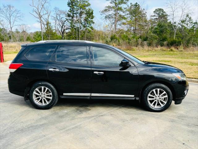 used 2014 Nissan Pathfinder car, priced at $5,999